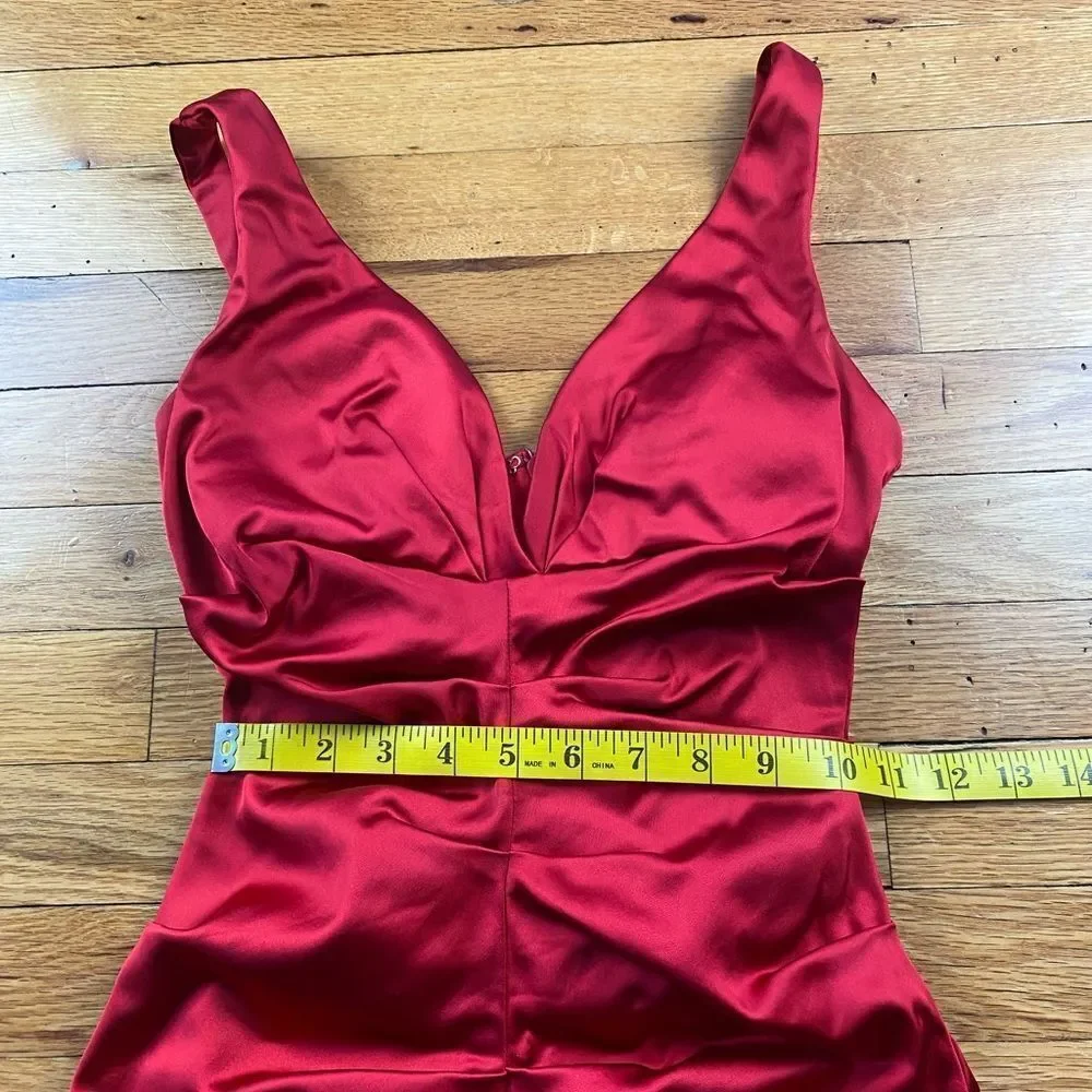 Xscape red stretch satin sheath cocktail dress Size 2